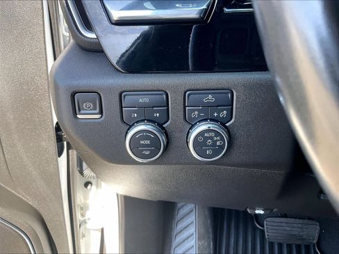 Used 2023 GMC Sierra 1500 Elevation image 26
