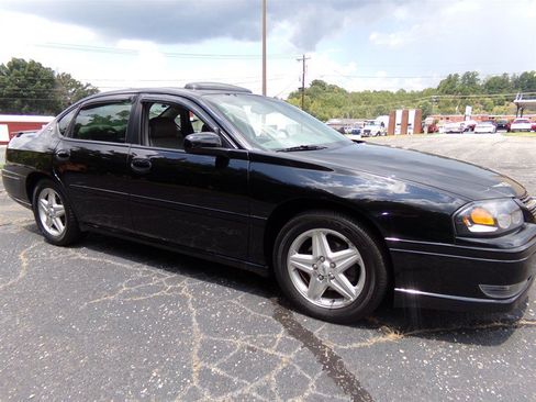 Used 2004 Chevrolet Impala SS w/ Preferred Equipment Group FWD image 5