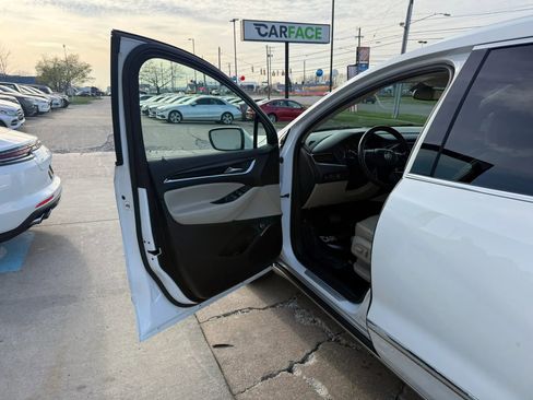 Used 2021 Buick Enclave Essence w/ Trailering Package, 5000 lbs. image 18