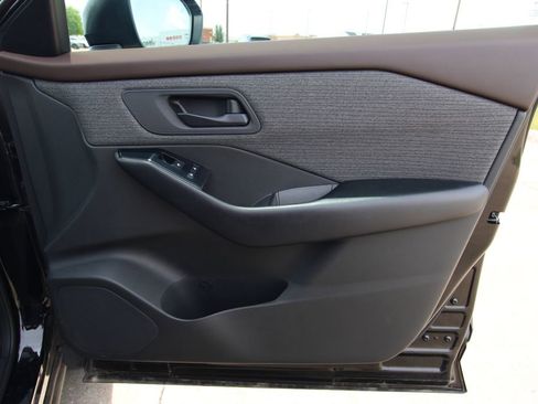 Used 2023 Nissan Rogue S AWD/4WD image 39