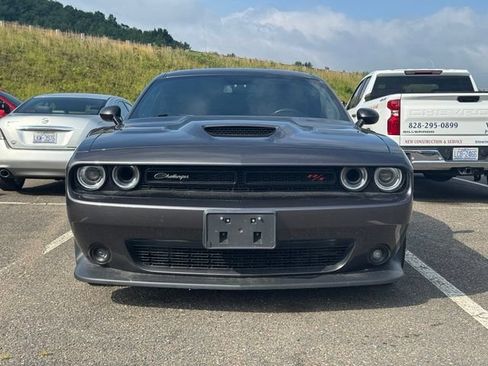 Used 2022 Dodge Challenger R/T Scat Pack RWD image 2