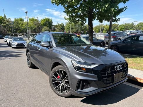 Used 2023 Audi Q8 Premium Plus w/ Premium Plus Package AWD/4WD image 3