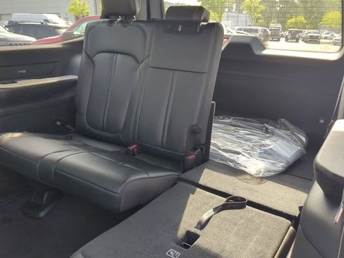 New 2025 Jeep Wagoneer Series II image 12