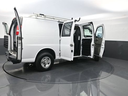 Used 2020 Chevrolet Express 2500 w/ Driver Convenience Package image 34