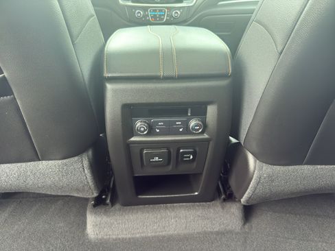 Certified 2018 Chevrolet Traverse Premier w/ Redline Edition AWD/4WD image 32