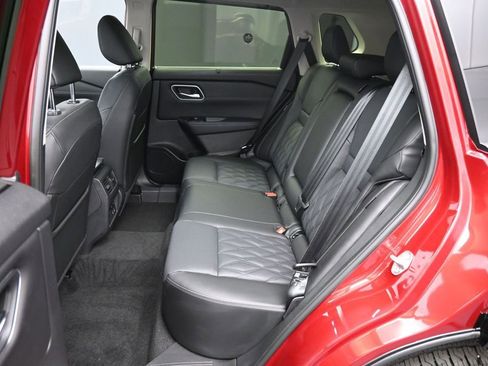Used 2026 Nissan Rogue Platinum w/ Tech Package AWD/4WD image 21
