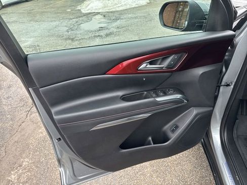 Used 2025 Chevrolet Traverse Z71 w/ Driver Confidence Package image 52