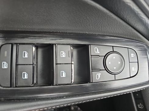 Used 2023 Nissan Rogue SV FWD image 30