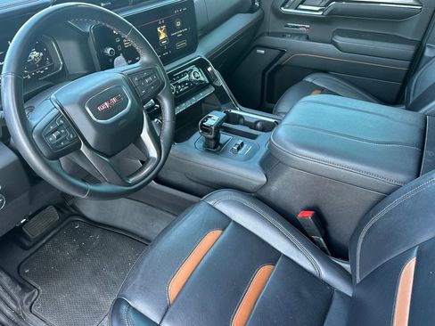 Used 2024 GMC Sierra 1500 AT4 w/ Technology Package AWD/4WD image 10