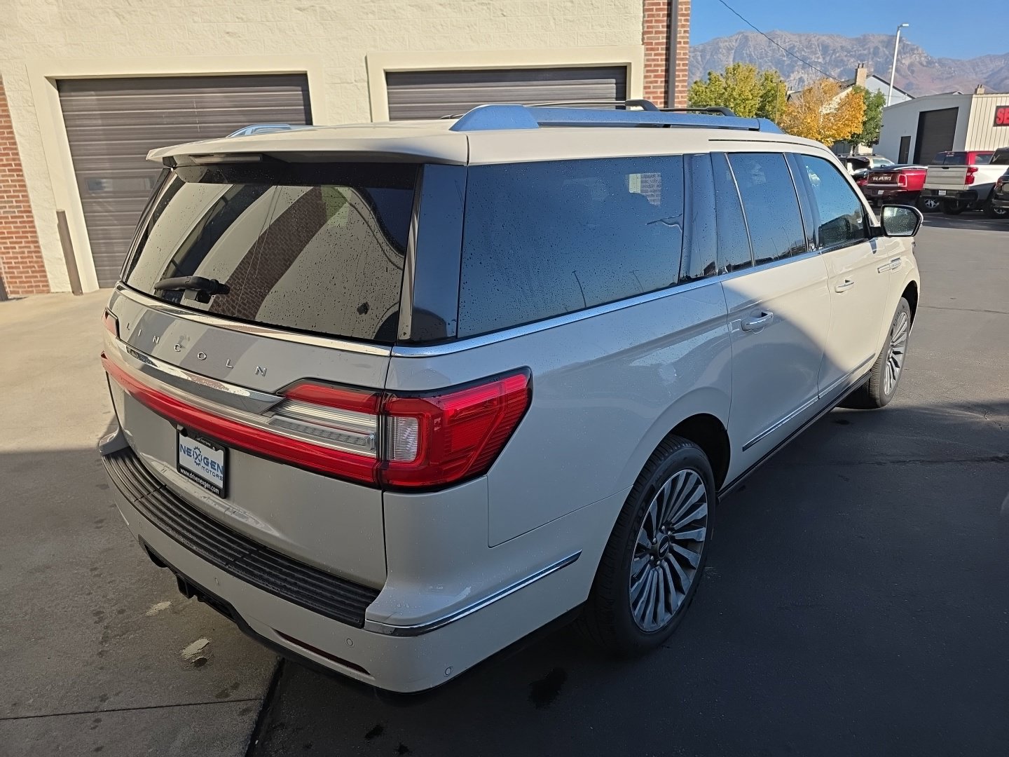 Used 2020 Lincoln Navigator L Reserve w/ Equipment Group 208A Reserve AWD/4WD image 36