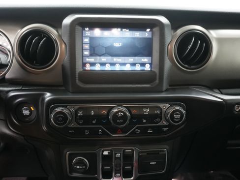 Used 2020 Jeep Gladiator Sport w/ Quick Order Package 24S image 18