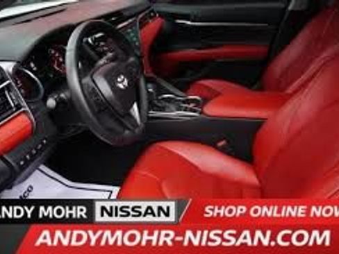 Used 2018 Toyota Camry XSE image 2