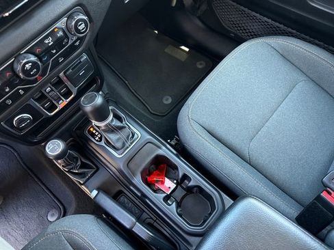 Used 2024 Jeep Wrangler Unlimited Sport AWD/4WD image 17
