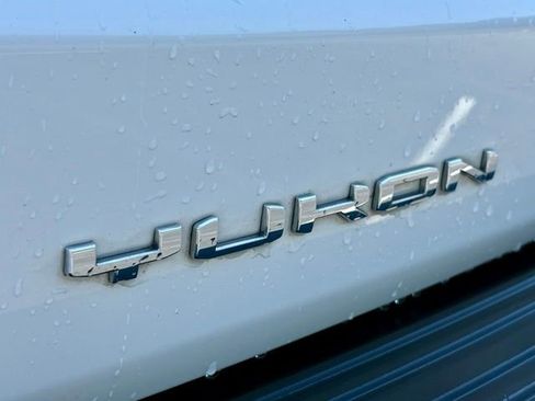 Used 2023 GMC Yukon XL Denali AWD/4WD image 16