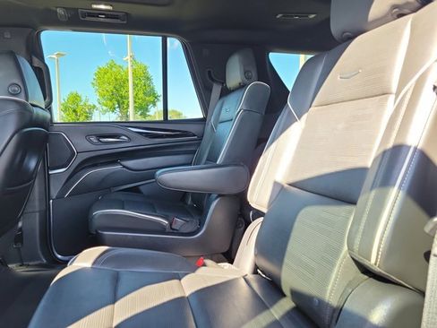 Used 2022 Cadillac Escalade Sport w/ Touring Package image 17