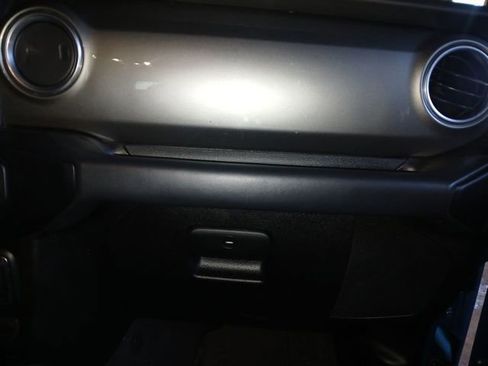 Used 2020 Jeep Wrangler Unlimited Sahara image 62