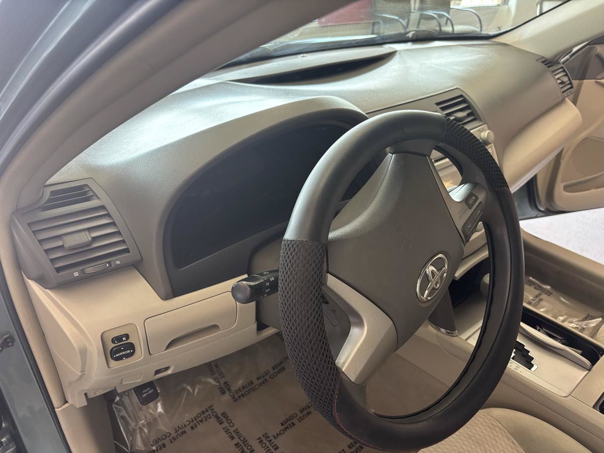 Used 2010 Toyota Camry LE w/ Fleet Convenience Pkg FWD image 10