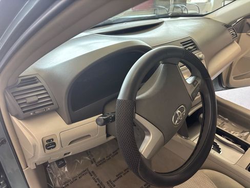 Used 2010 Toyota Camry LE w/ Fleet Convenience Pkg FWD image 10