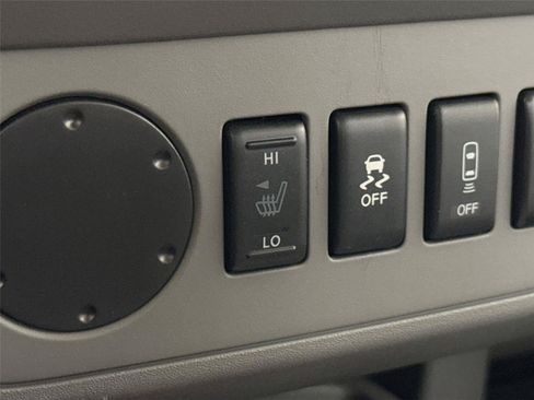 Used 2020 Nissan Frontier SV w/ Midnight Edition Floor Mats RWD image 6