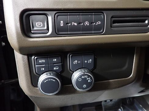 Used 2021 Chevrolet Tahoe LT AWD/4WD image 28