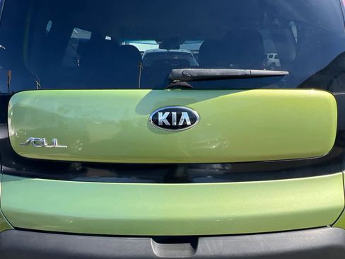 Used 2015 Kia Soul image 16