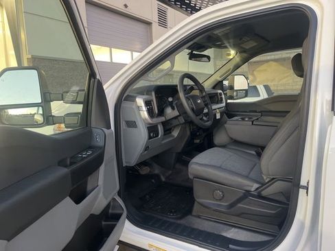 New 2026 Ford F550 4x4 Crew Cab image 5