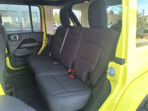 Used 2023 Jeep Wrangler Sahara image 22