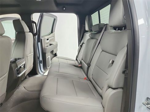 New 2026 GMC Sierra 1500 SLT image 37
