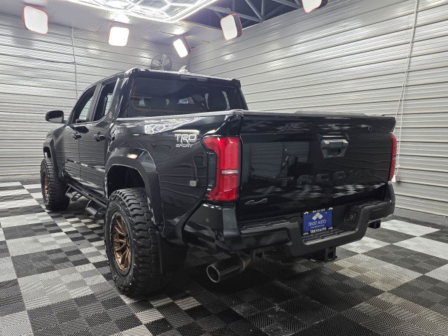 Used 2024 Toyota Tacoma TRD Sport AWD/4WD image 8