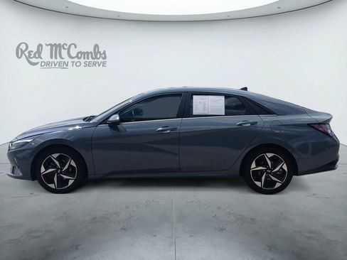 Used 2021 Hyundai Elantra Limited FWD image 2