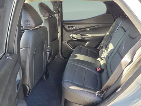 Used 2023 Chevrolet Bolt EUV LT w/ Convenience Package FWD image 11