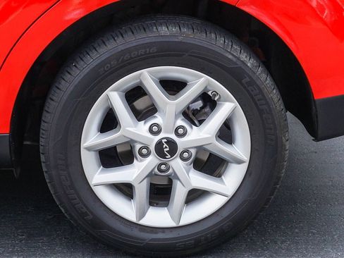 Used 2024 Kia Soul LX w/ Option Group 015 FWD image 12