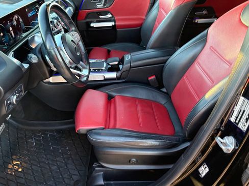 Used 2021 Mercedes-Benz GLB 250 GLB 250 image 32