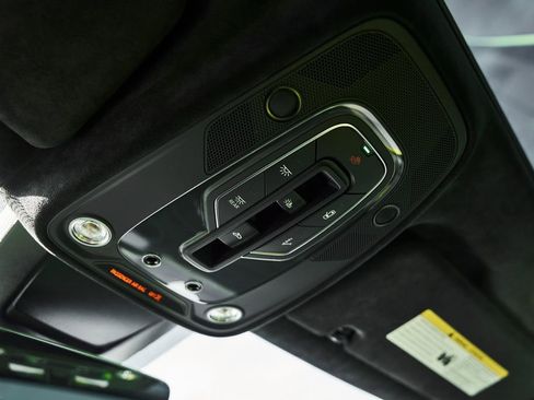 Used 2022 Lamborghini Urus AWD/4WD image 86
