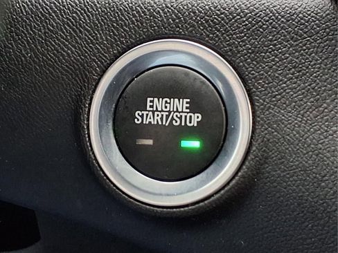 Used 2024 GMC Terrain SLE w/ Driver Convenience Package image 14