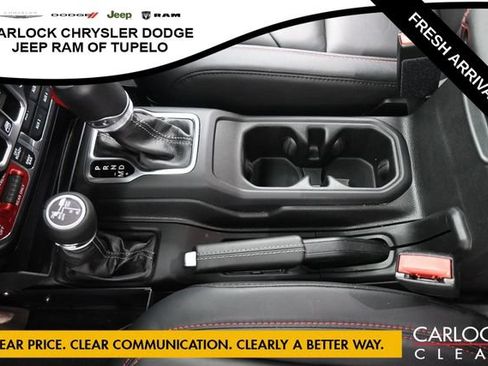 Used 2024 Jeep Wrangler Unlimited Rubicon AWD/4WD image 24
