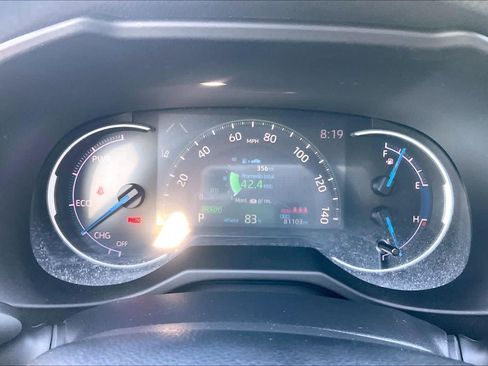 Used 2025 Toyota RAV4 LE AWD/4WD image 25