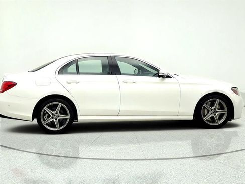 Used 2020 Mercedes-Benz E 350 4MATIC Sedan image 4