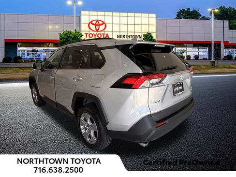 Used 2025 Toyota RAV4 LE AWD/4WD image 4