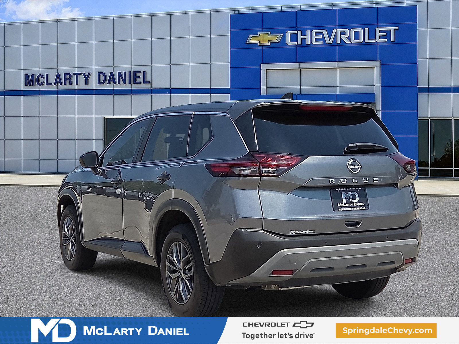 Used 2023 Nissan Rogue S FWD image 4