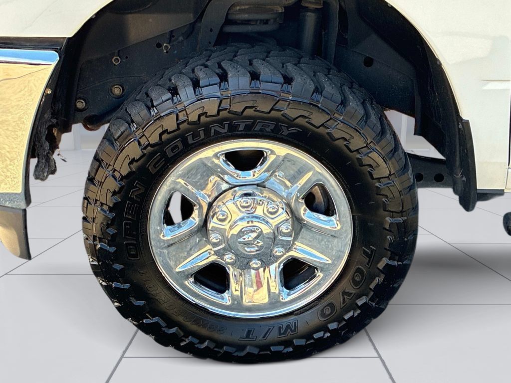 Used 2022 RAM 2500 Tradesman w/ Chrome Appearance Group AWD/4WD image 12