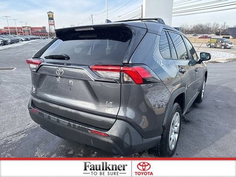 Used 2021 Toyota RAV4 LE image 7