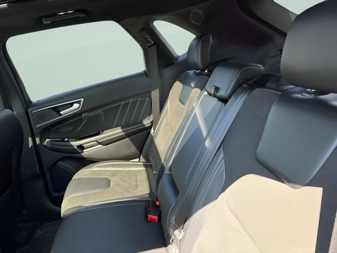 Used 2019 Ford Edge ST w/ Cold Weather Package AWD/4WD image 16