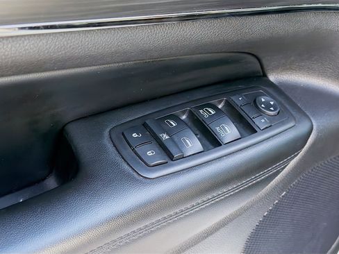 Used 2019 Jeep Grand Cherokee Limited X image 23