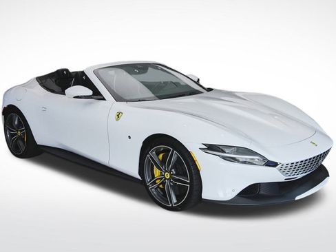 Used 2024 Ferrari Roma Spider image 7