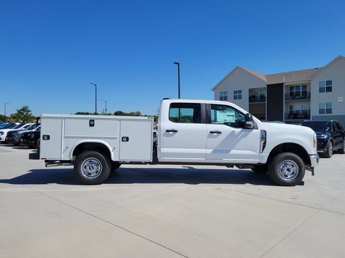 New 2026 Ford F250 XL w/ XL Chrome Package image 2