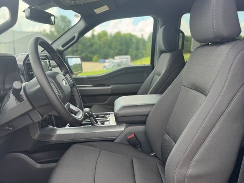 New 2025 Ford F150 XLT w/ Equipment Group 302A MID image 31