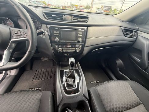 Used 2017 Nissan Rogue SV FWD image 15