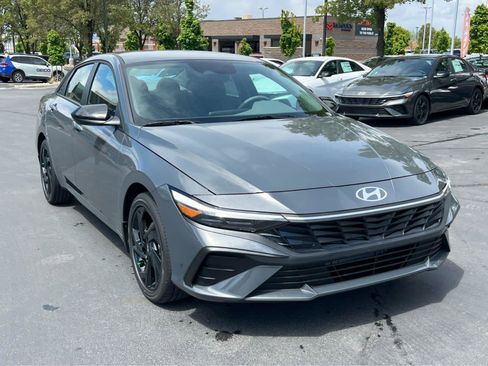 New 2026 Hyundai Elantra Sport w/ Cargo Package FWD image 4