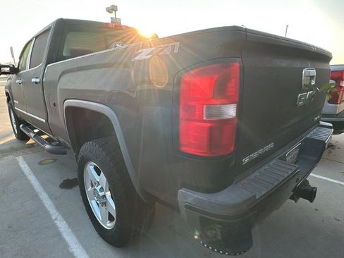 Used 2015 GMC Sierra 2500 Denali w/ Duramax Plus Package image 3